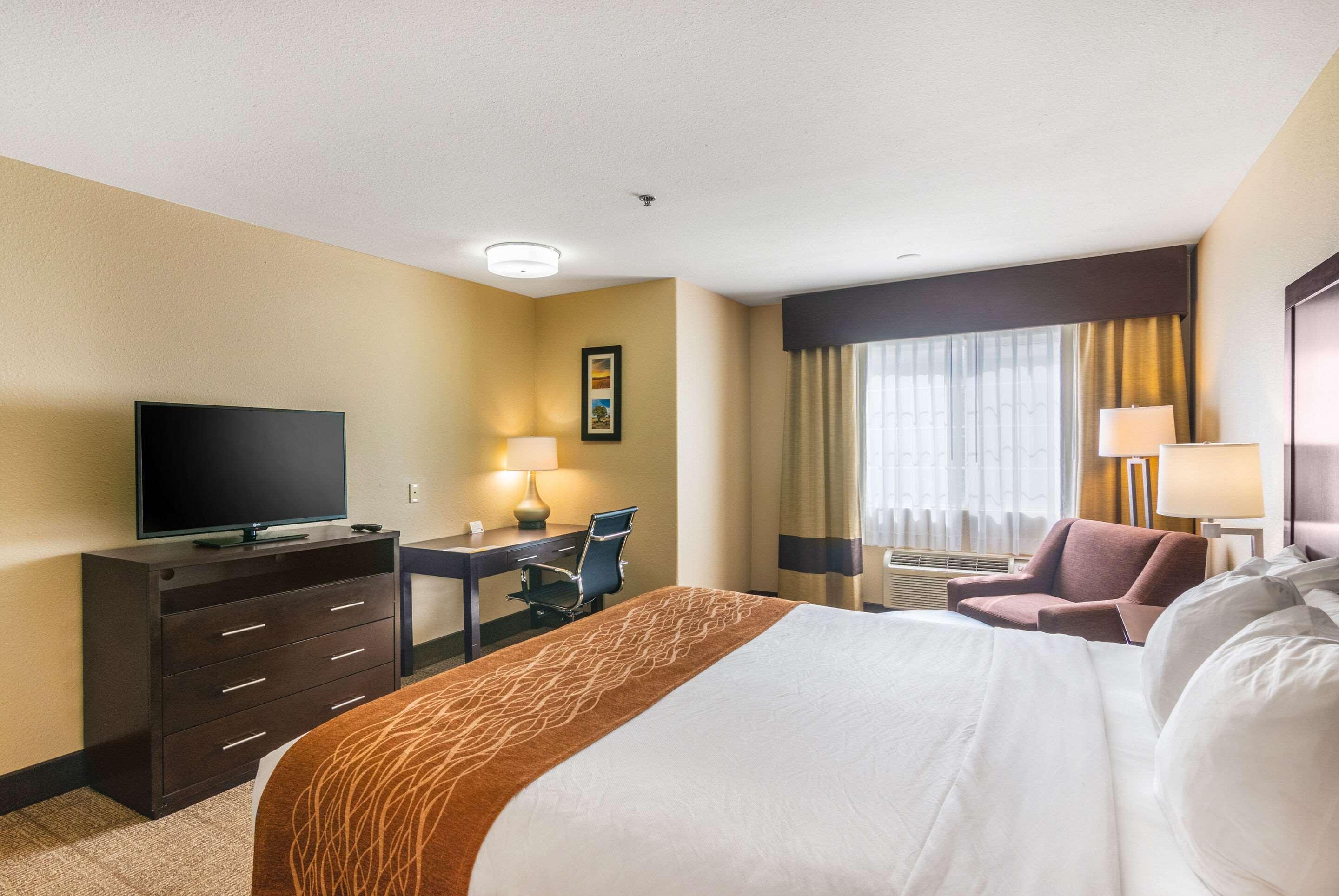 Hotel Comfort Inn&suites 3*