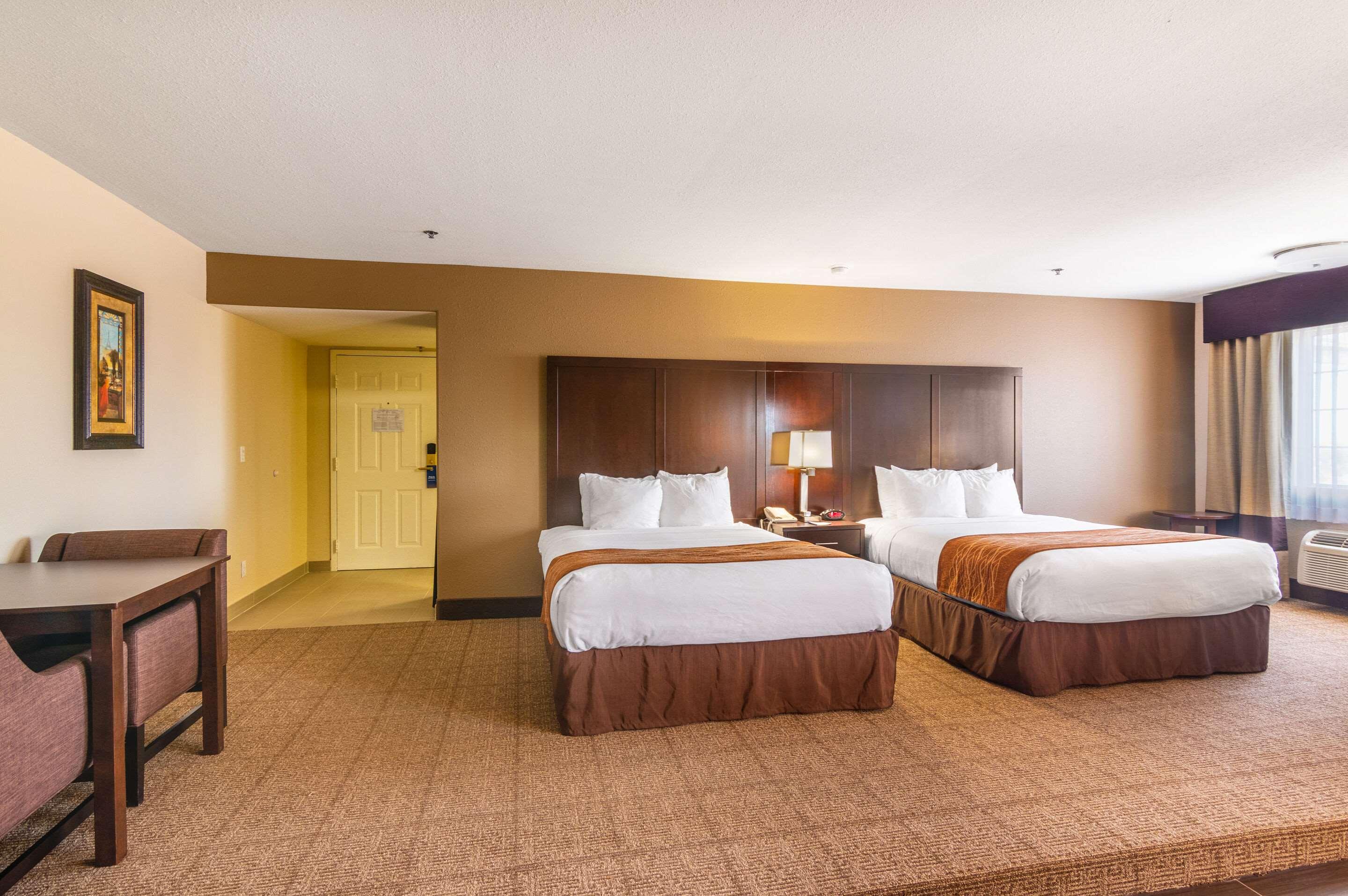 Comfort Inn&suites Hotel 3*