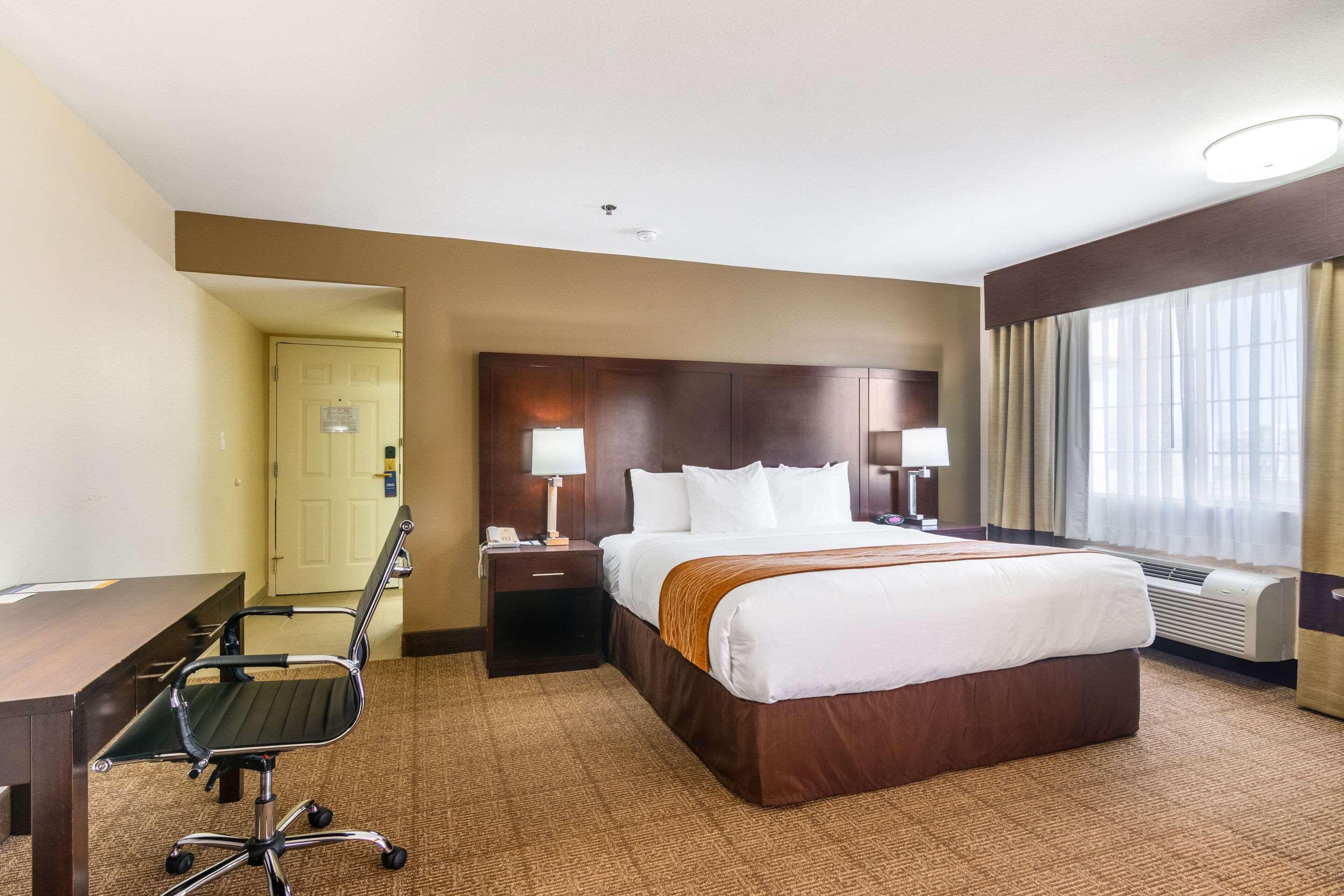 Hotel Comfort Inn&suites