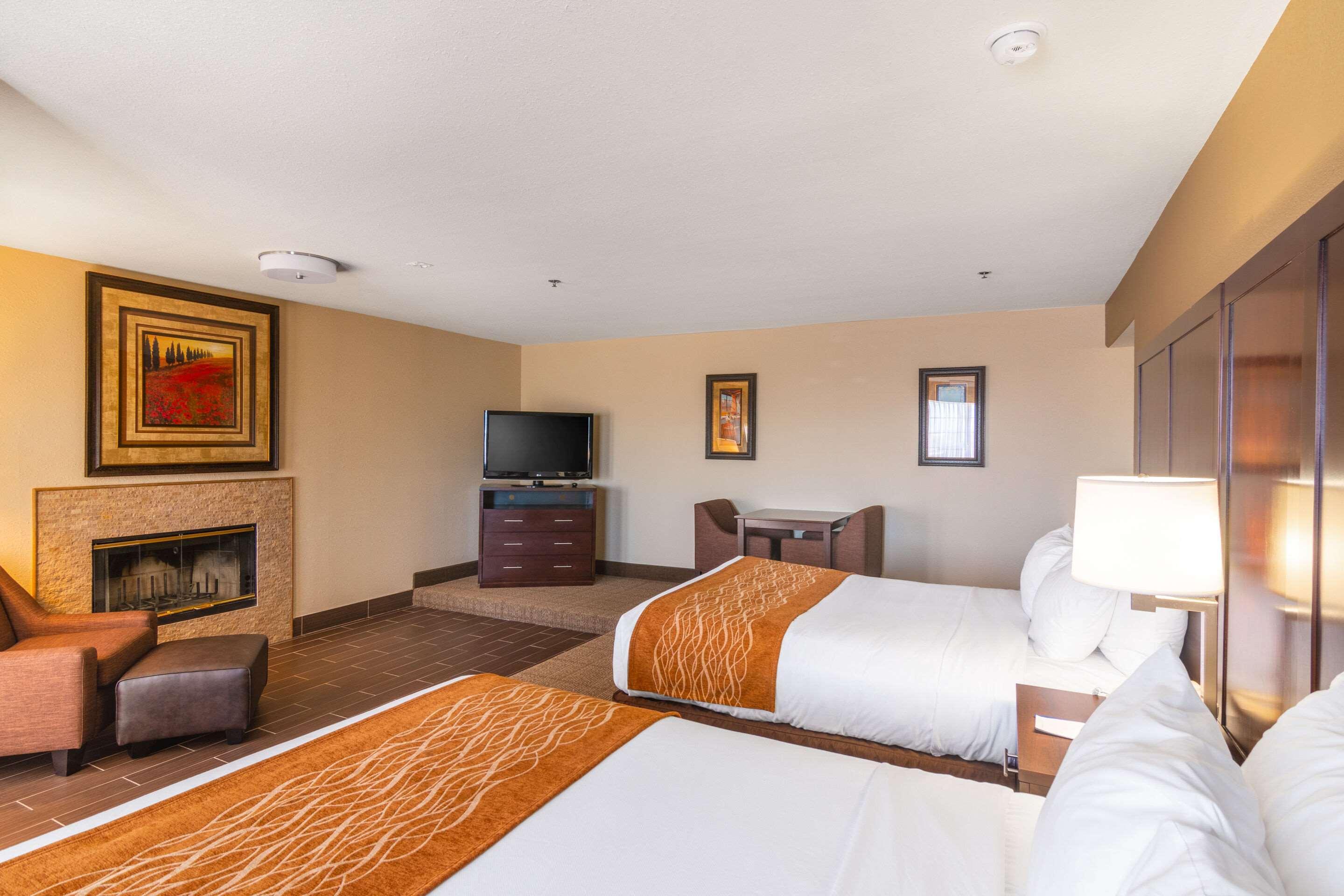 Comfort Inn&suites 3*