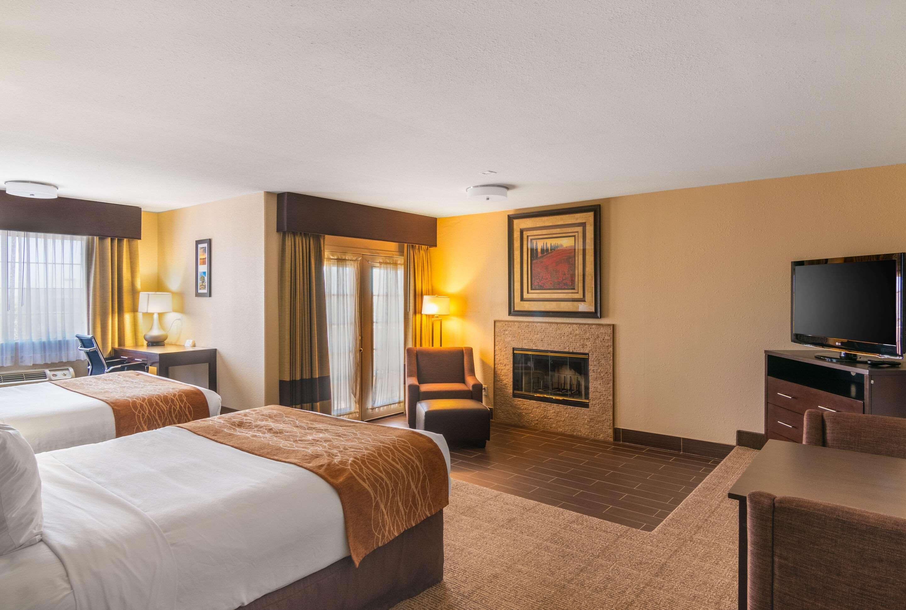 Comfort Inn&suites Hotel