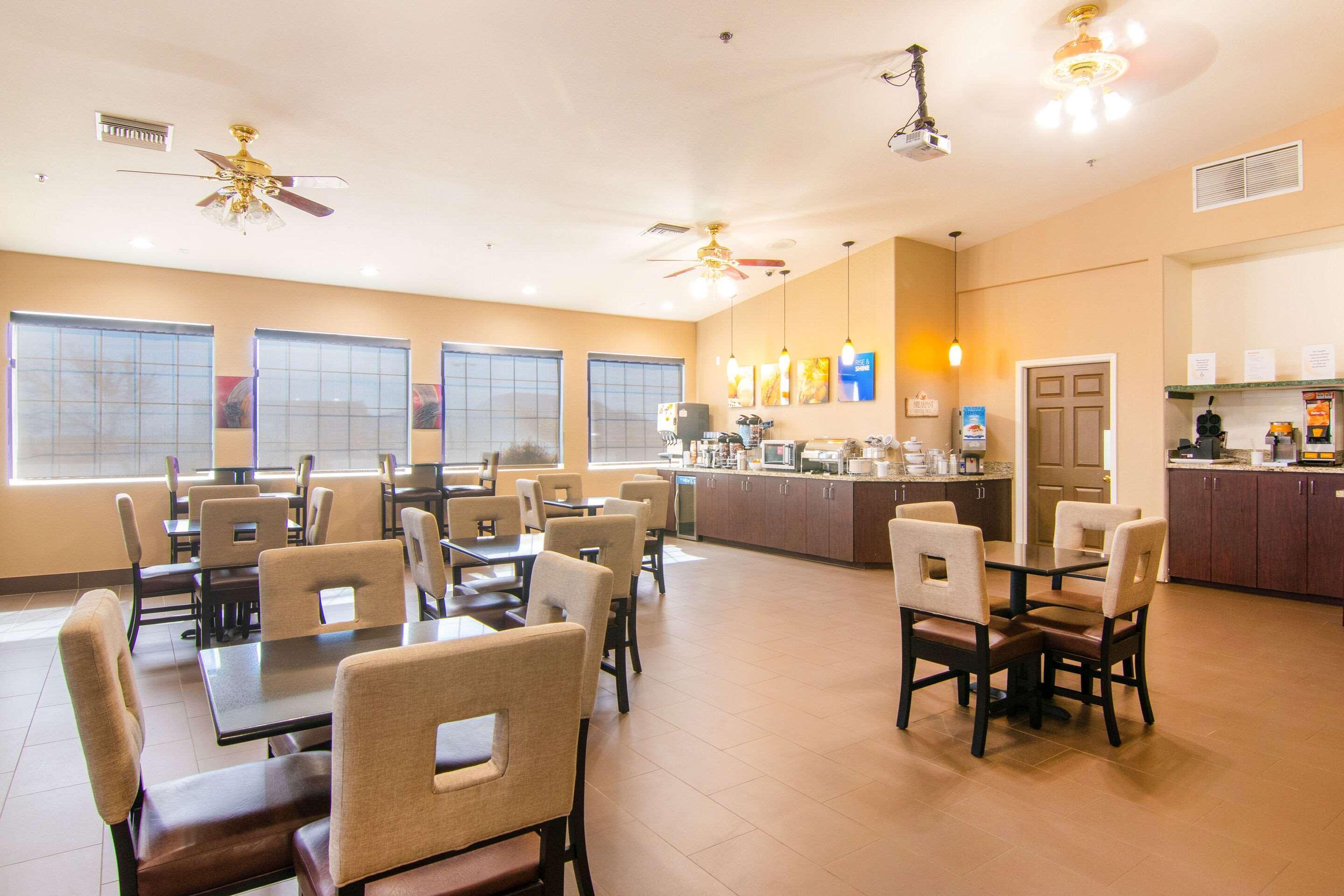 Comfort Inn&suites Hotel