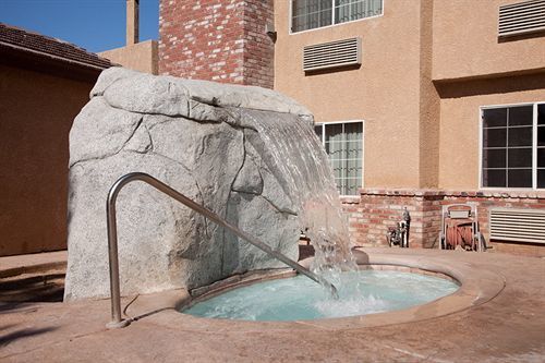 Comfort Inn&suites 3*